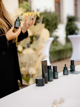 ✨ Síla začíná tam, kde se setkávají lidé se stejnou vizí. Future Beauty je o synergii. Když jeden profesionál inspiruje...